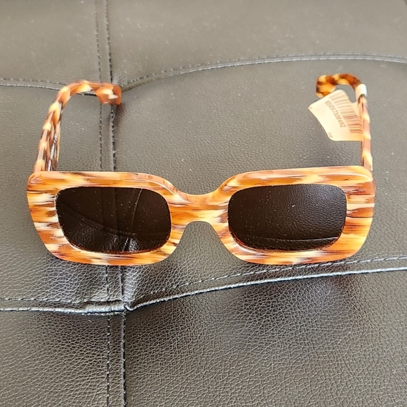 BURBERRY BE4327 DELILAH Brown Squared Frame Shape Wmns - Picture 3 of 8